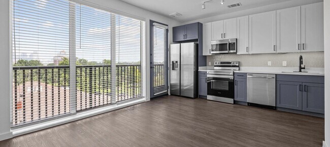 Photo - 1100 N Zang Blvd Unidad 503