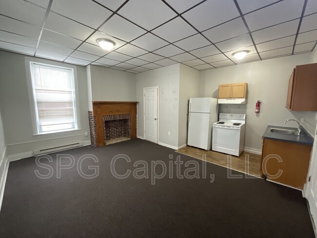 Photo - 7402 Lincoln Way W