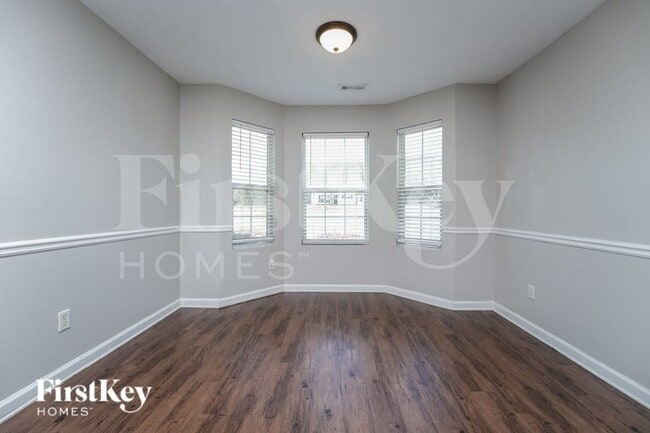 Photo - 526 George Tate Dr