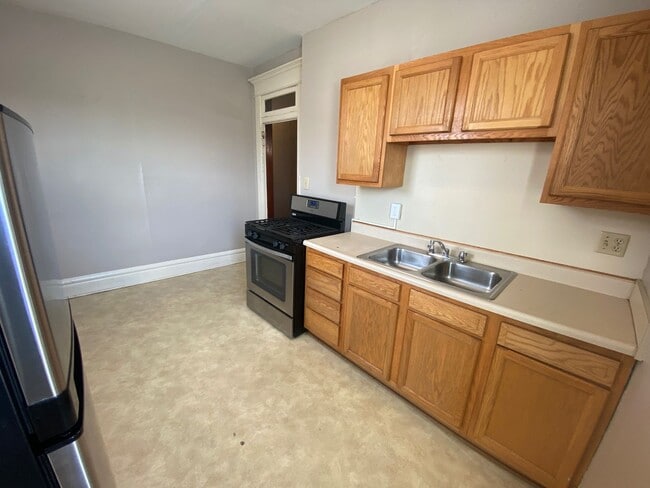 Photo - 1467 Worthington St Unit 1469 2
