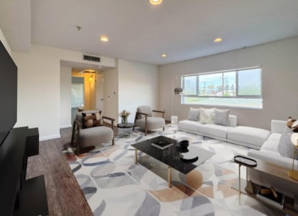 Photo - 4980 S Centinela Ave