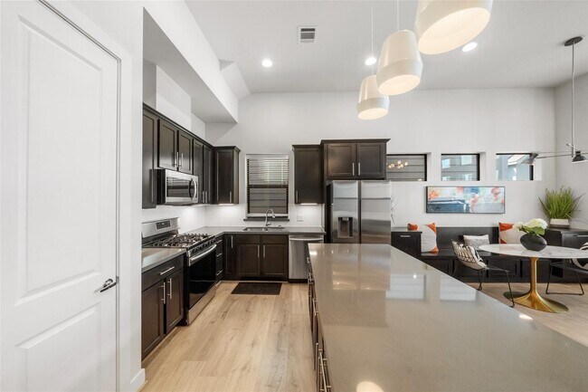 Photo - 2616 Riverside Dr