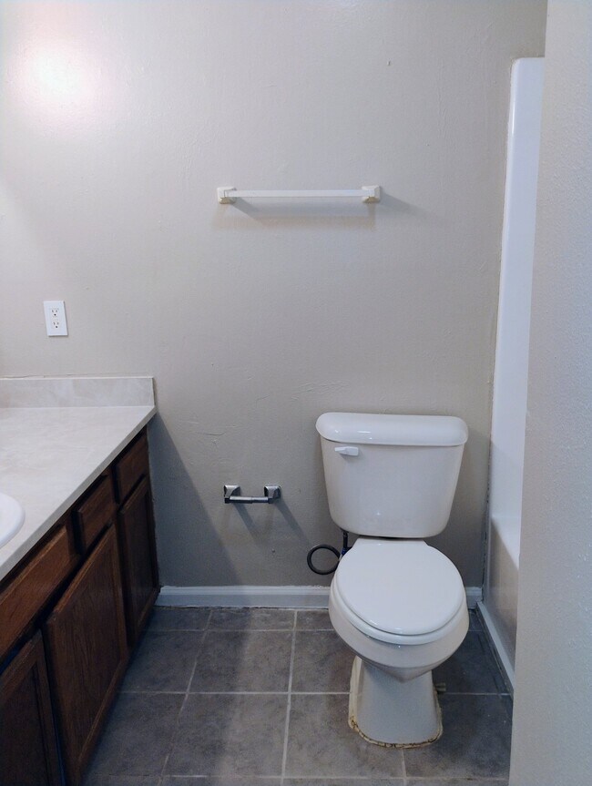 Photo - 1744 Cedar Lake Dr Unidad D