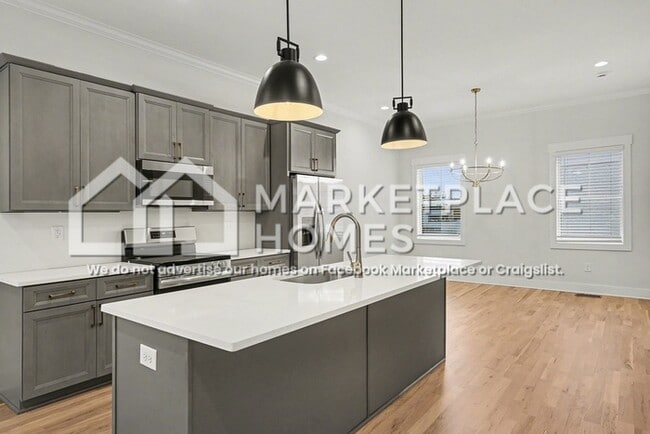 Photo - 1034 E Trinity Ln