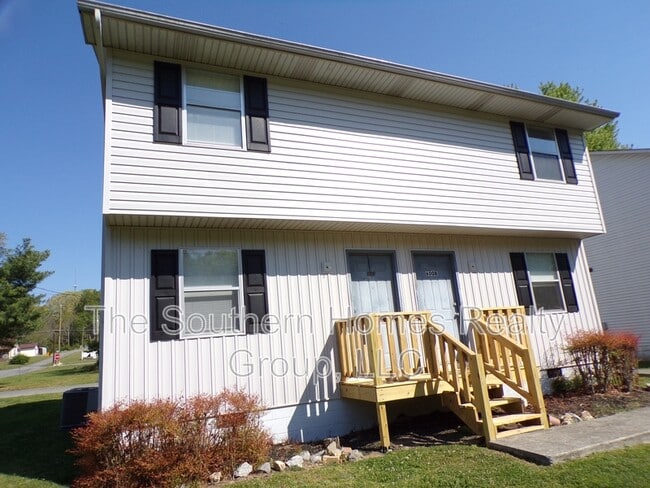 Building Photo - 600 Tellico Ave