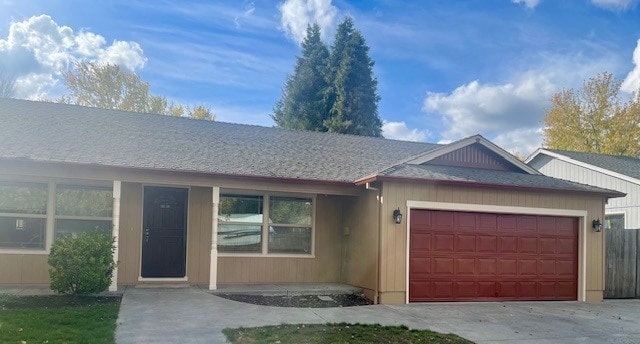 Building Photo - 113 Little Butte Dr