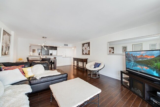 Photo - 1147 Hillsboro Mile Unit 505