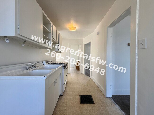 412 Nussbaum Ave Unidad 412 1/2 Nussbaum Ave