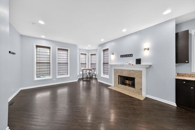 Photo - 4956 S Champlain Ave