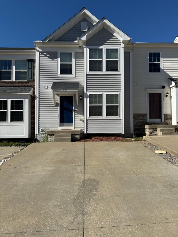 Building Photo - 204 Treeline Ln