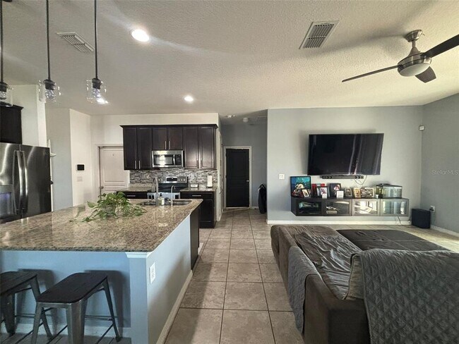 Photo - 1000 Vicenza St