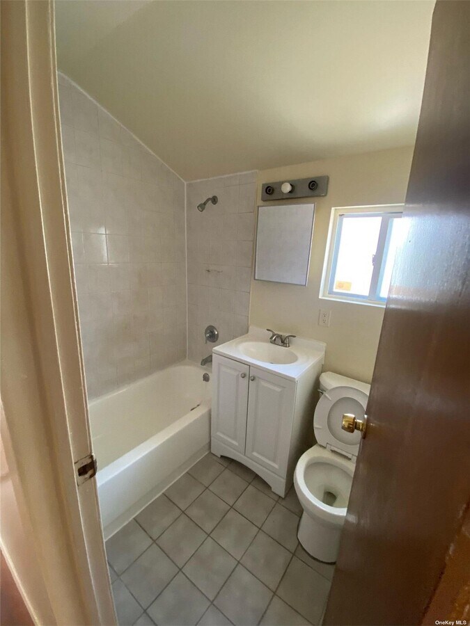 Photo - 126-40 149th St