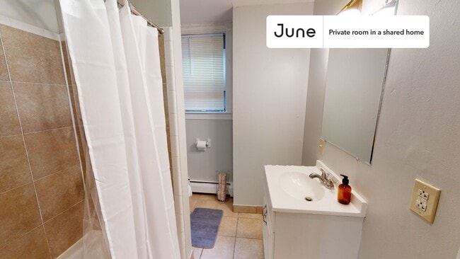 Photo - Room in Shared 3 bed/1 bath home Unit C