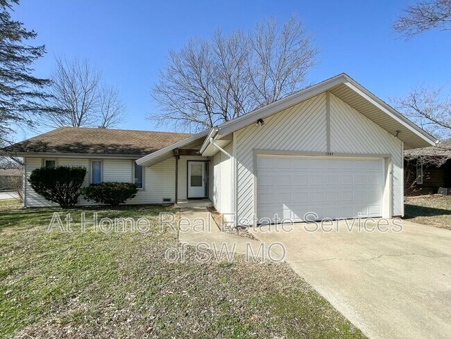 Building Photo - 1357 S Sieger Dr Rental