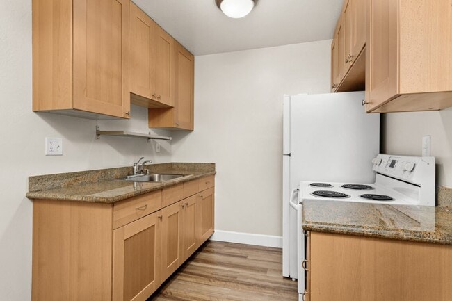 Lanai Apartments