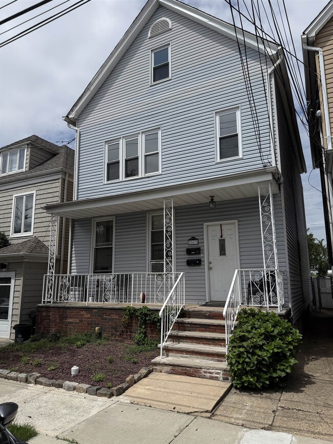 Photo - 847 7th St