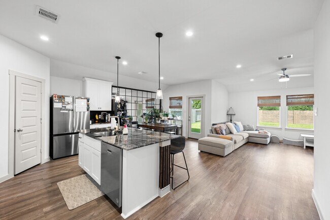 Photo - 1054 Great Barracuda Ln