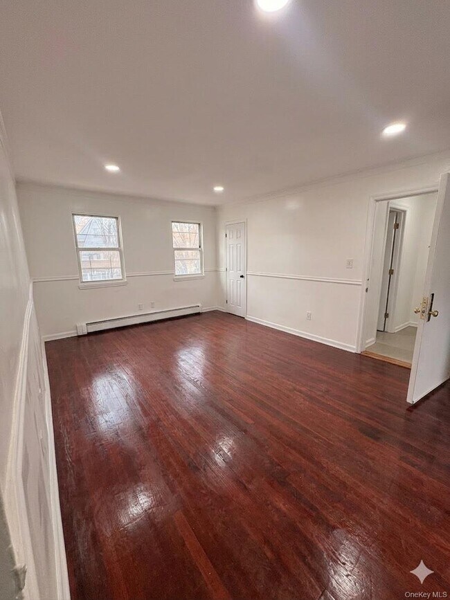 Photo - 109-19 202nd St