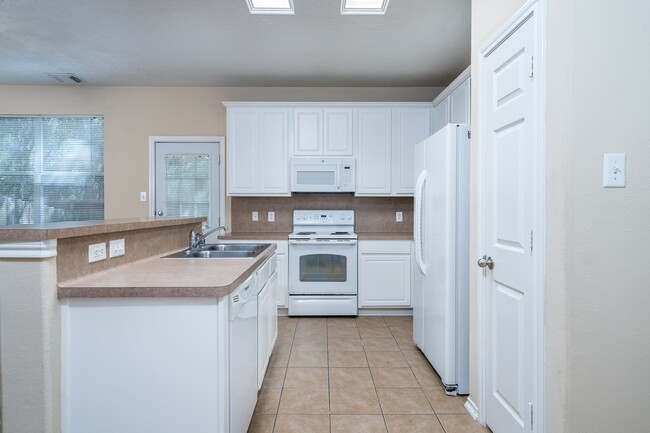 Photo - 207 N Burberry Park Cir