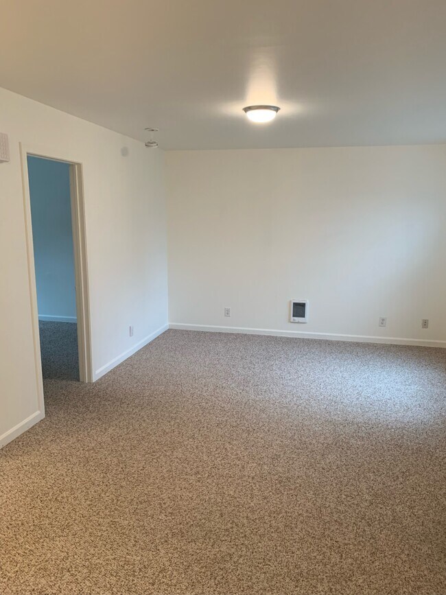 Living Room - 1964 Front Ave W Unit 1962