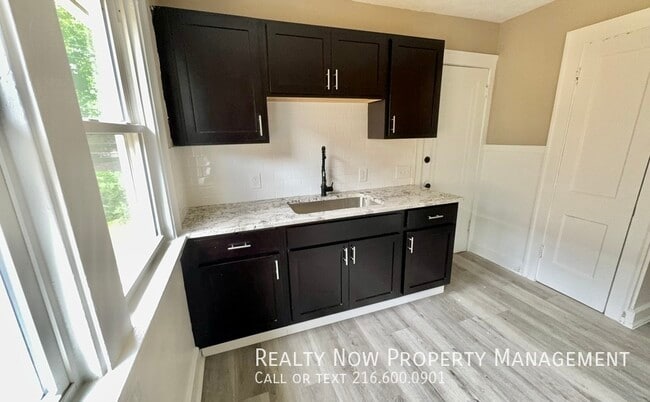 Photo - 861 Helmsdale Rd Apartment Unit 861 Helmsdale upper