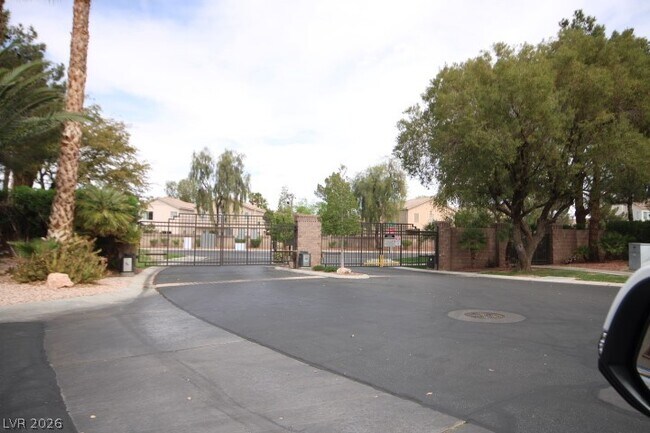 Photo - 947 Whispering Grove Ave