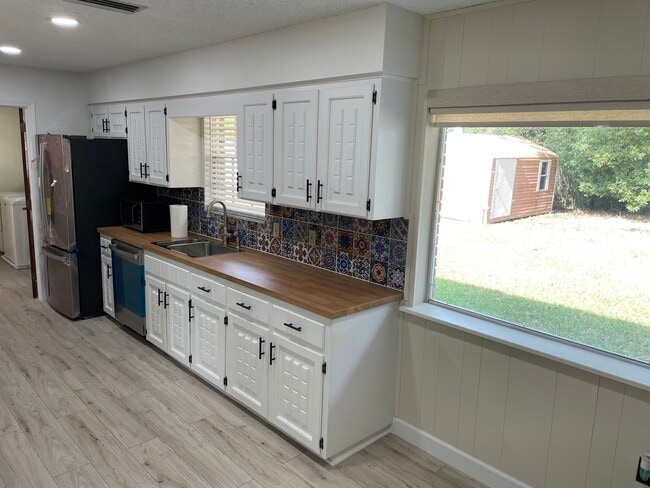 Photo - 42 W Highbanks Rd