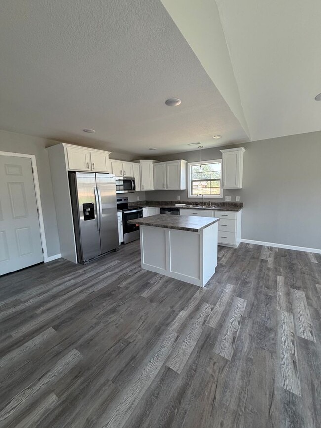 100 Blue Star Ln