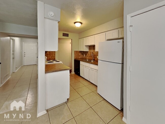 Photo - 7145 Romford Way