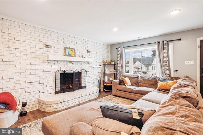 Photo - 5706 Johnson St