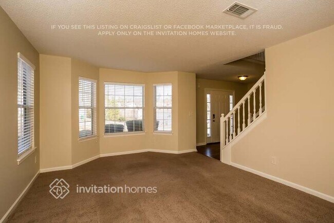 Photo - 572 Lakewater View Dr