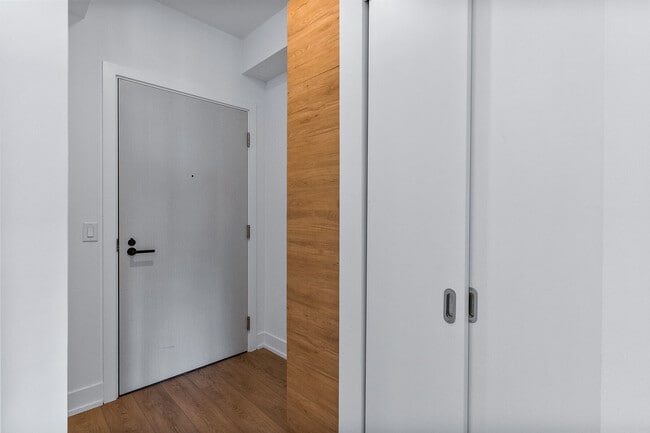 Photo - 200 Redpath Ave