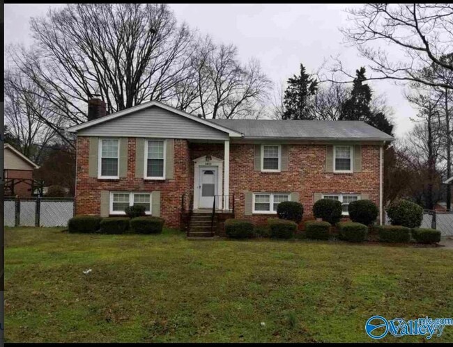 Building Photo - 2810 Broadview Dr NW Rental