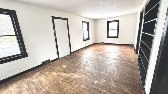 Photo - 2234 Fairview St