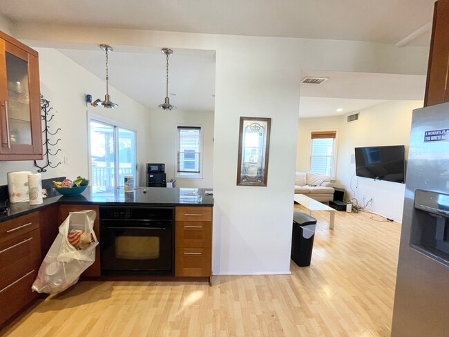 Photo - 7 Iroquois St Unit 3T