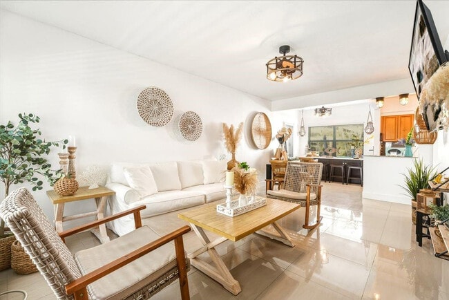 Photo - 315 Van Buren St Unidad 106B