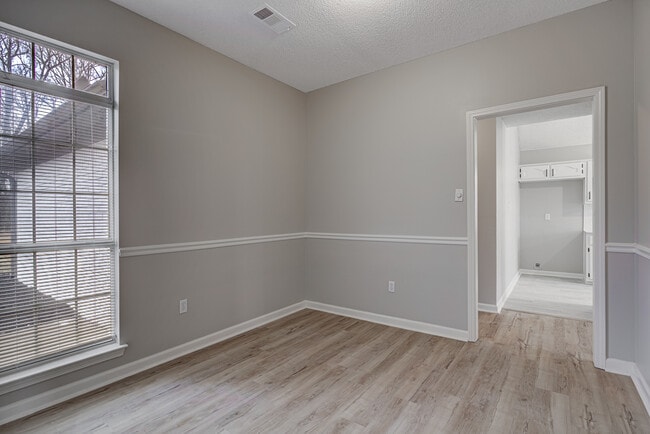 Photo - 5750 Sparrow Run