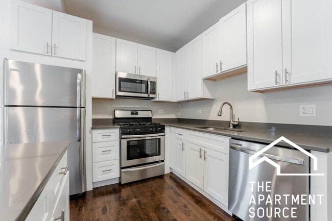 Building Photo - 1606 W Berwyn Ave Unit 3