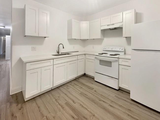 Building Photo - 2423 Magnolia St Rental