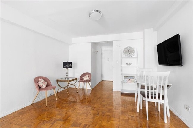 Photo - 240 E 55th St Unit 9H