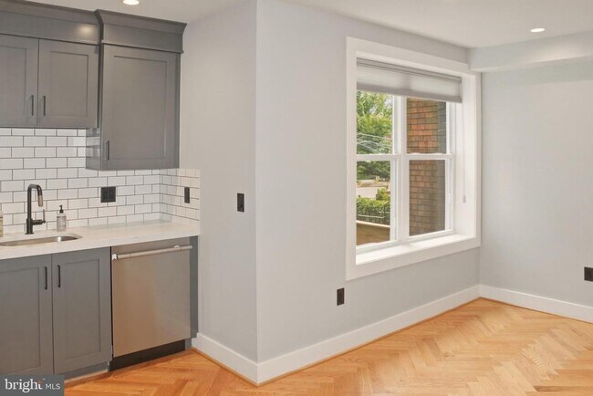 Photo - 1643 New Jersey Ave NW Unidad 2