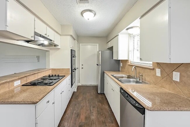 Photo - 11122 Kirwin Ln