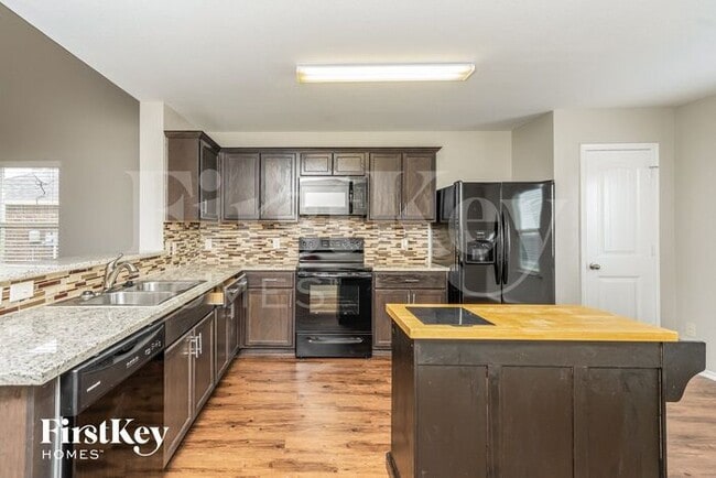 Photo - 223 Thoroughbred St