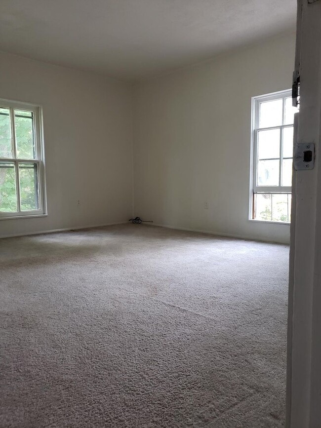 Photo - 5 Bedroom, 2 Bathroom