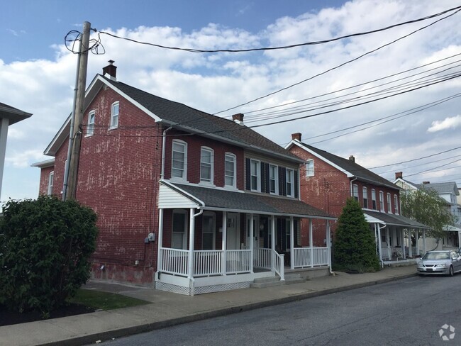 Building Photo - Just renovated 3 bed 2 bath home in emmaus.