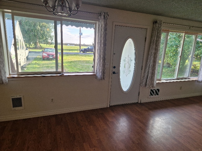 Photo - 17917 Bennett Rd Unidad A