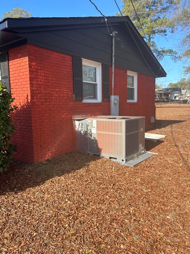 Photo - 717 Dogwood Ln