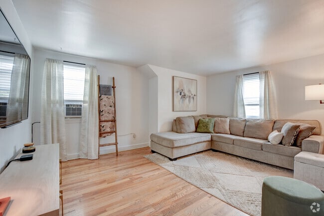 Building Photo - 238 Elmwood Ave Unit 1 Rental