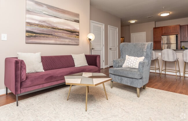 2BR, 2BA - 1053 SF