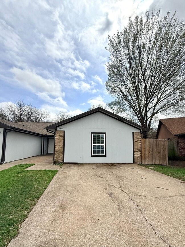 Photo - 1020-1022 Vera Court Unidad 1020